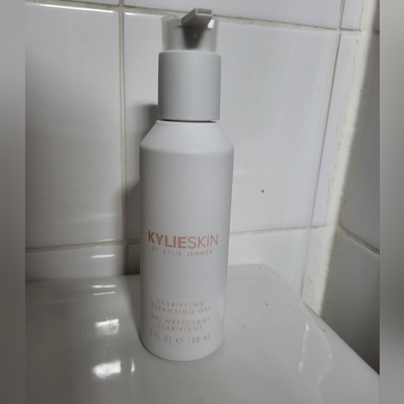 Kylie Skin Clarifying Cleansing Gel - New in Box - Picture 5 of 5